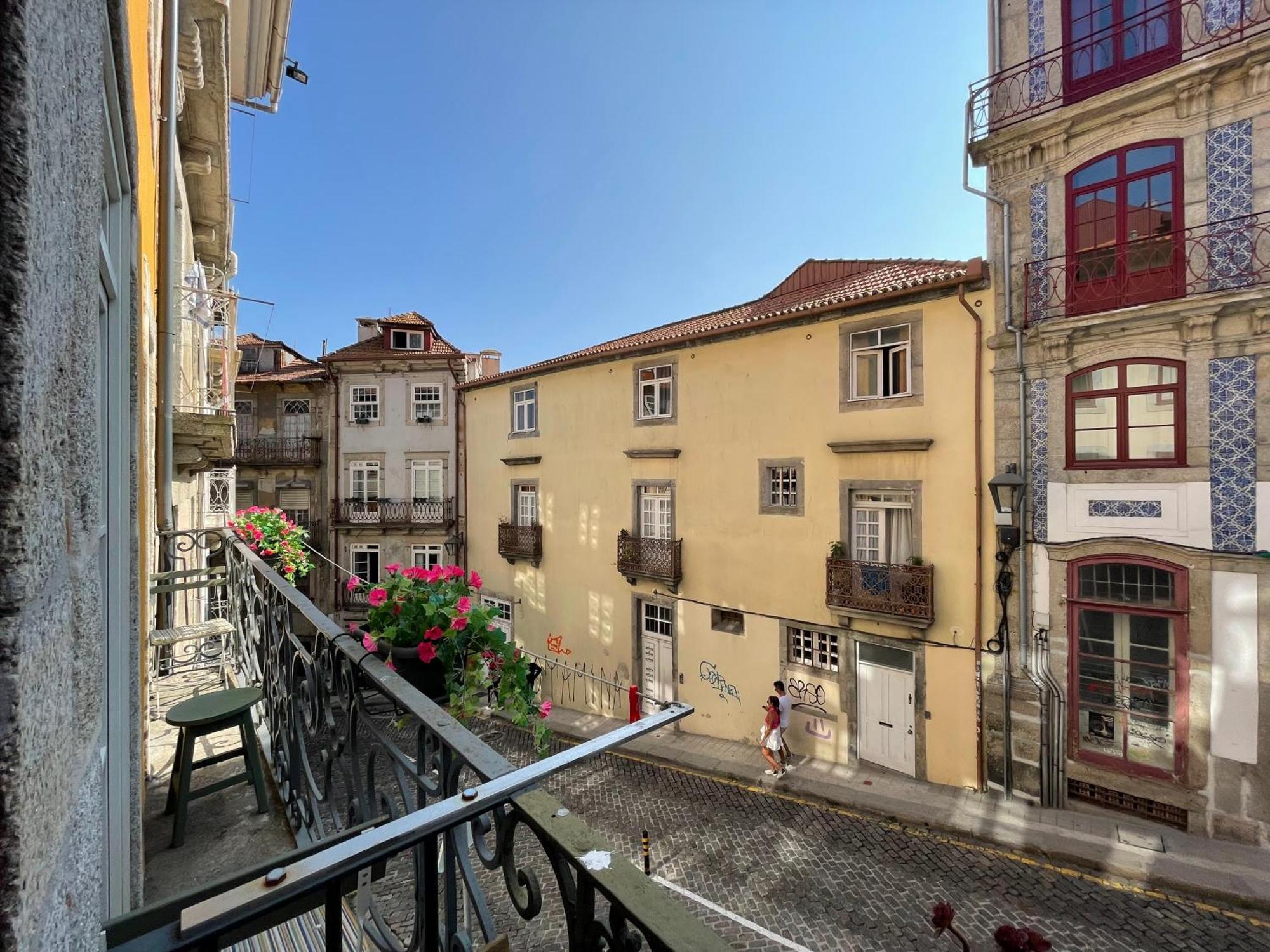 Historic Porto Balcony Hideaway - Taipas House 60 Apartment Exterior photo