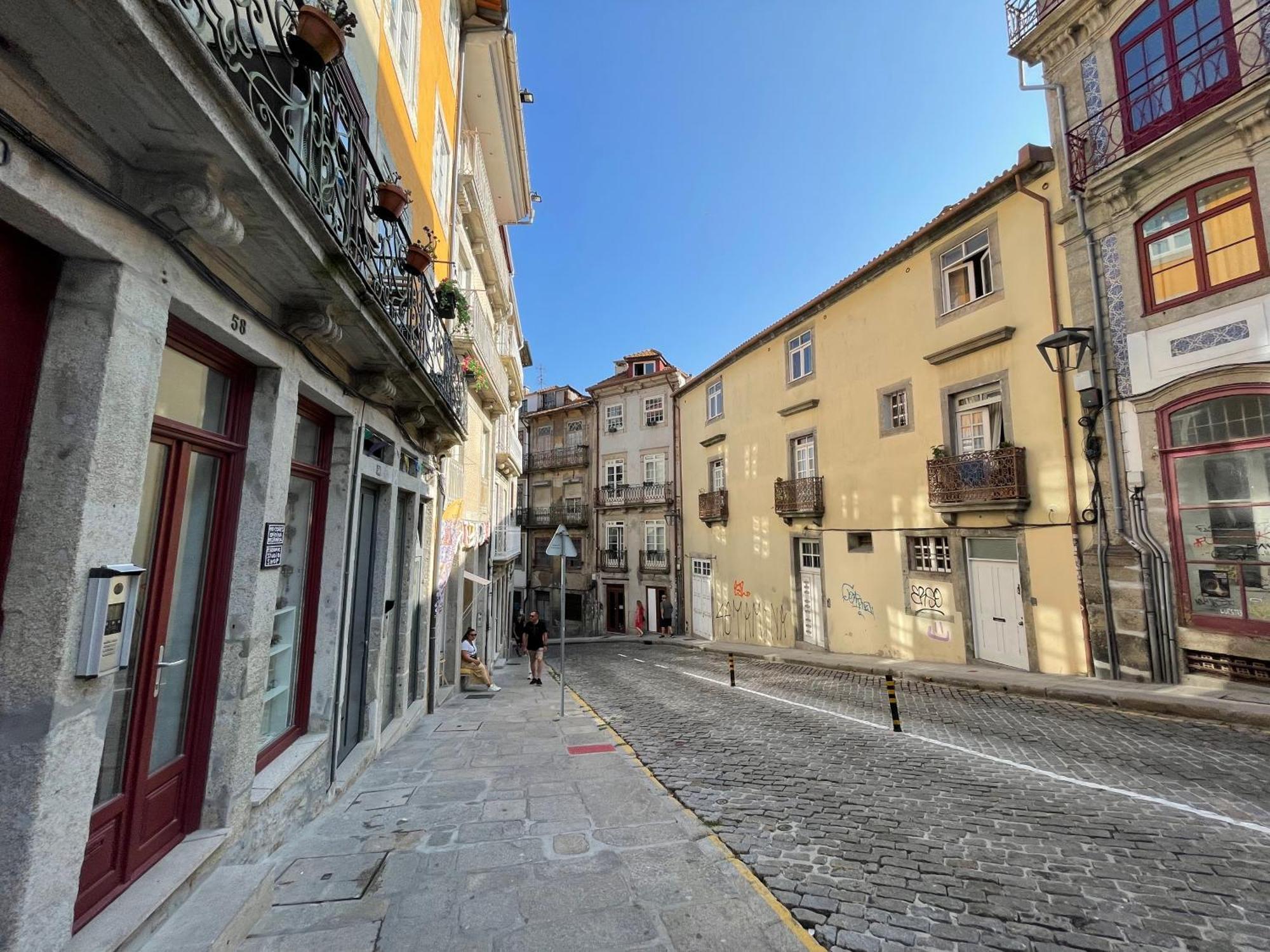 Historic Porto Balcony Hideaway - Taipas House 60 Apartment Exterior photo